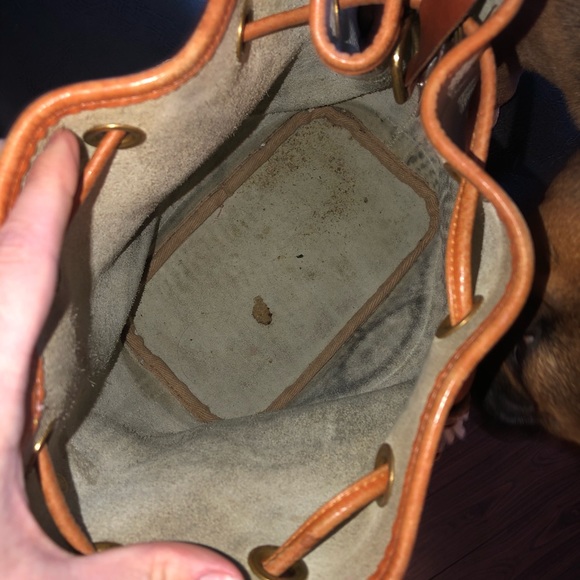 Authentic Dooney & Bourke bag. - Picture 7 of 7